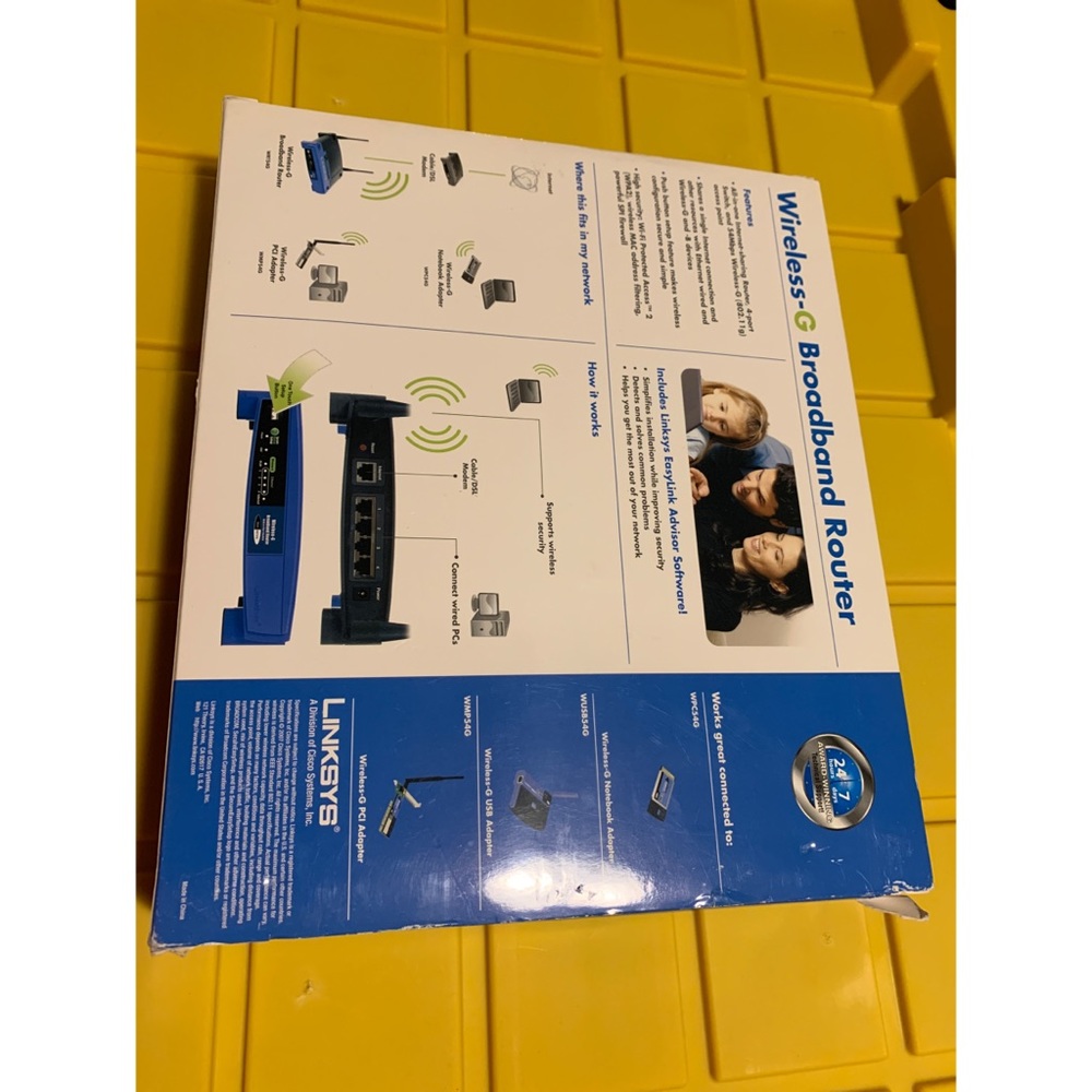 Linksys WRT54G Router (EUC) - Picture 2 of 5